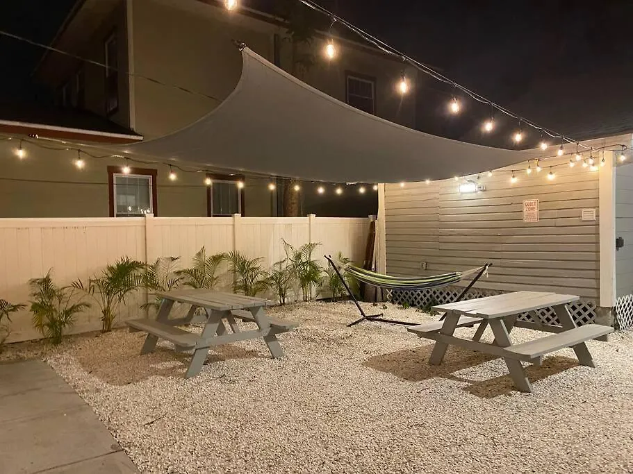 Apartment Cozy Studio Bungalow Steps To Armature Works Tampa United States